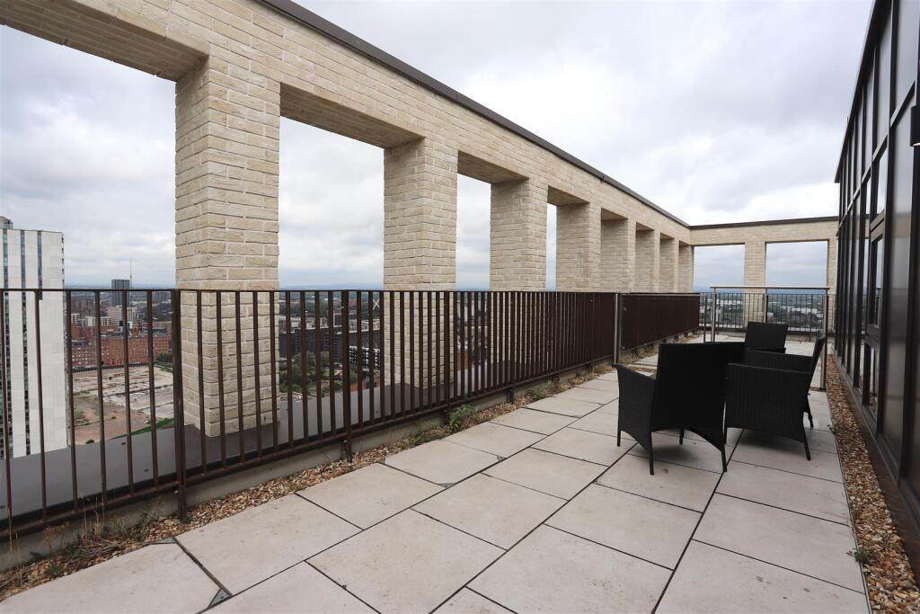 3 bedroom apartment for sale in Victoria House, East Piccadilly, M4
